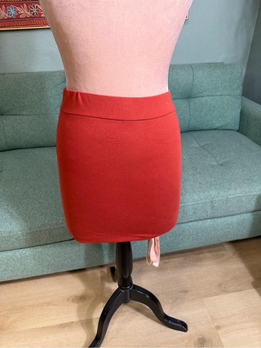 Forever 21 ladies Rust Red Orange stretch fitted mini skirt Fits med